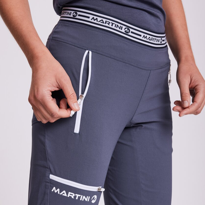 Martini Sportswear - CAPRI - Capri pant in true navy - product.alttext.Detail 1 - Women