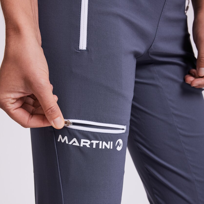 Martini Sportswear - CAPRI - Capri pant in true navy - product.alttext.Detail 2 - Women