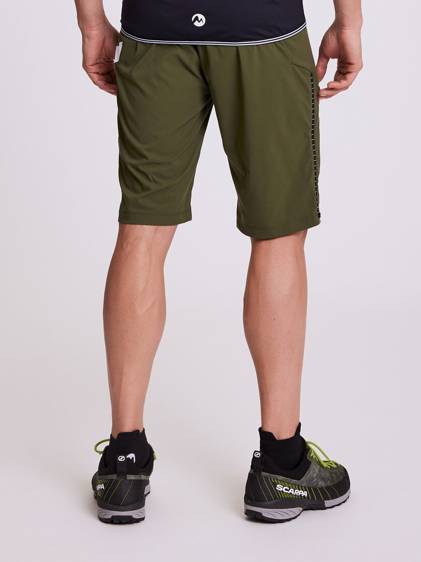 Martini Sportswear - CLIPPER - Shorts in black-white - rear view model - Men