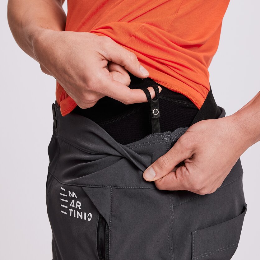 Martini Sportswear - VISO - Shorts in black - Detail 5 - Men