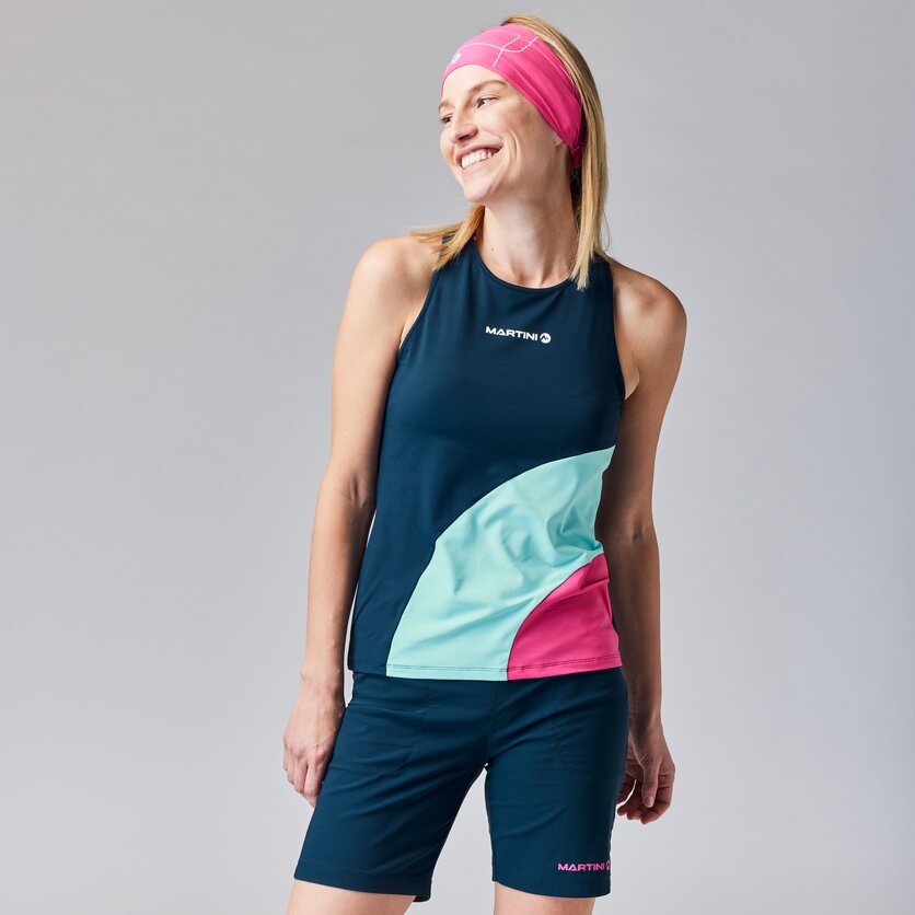 Martini Sportswear - ALPMATE Sleeveless Shirt Dynamic W - Tops in true navy-skylight-blush - product.alttext.Vorderansicht Model - Damen