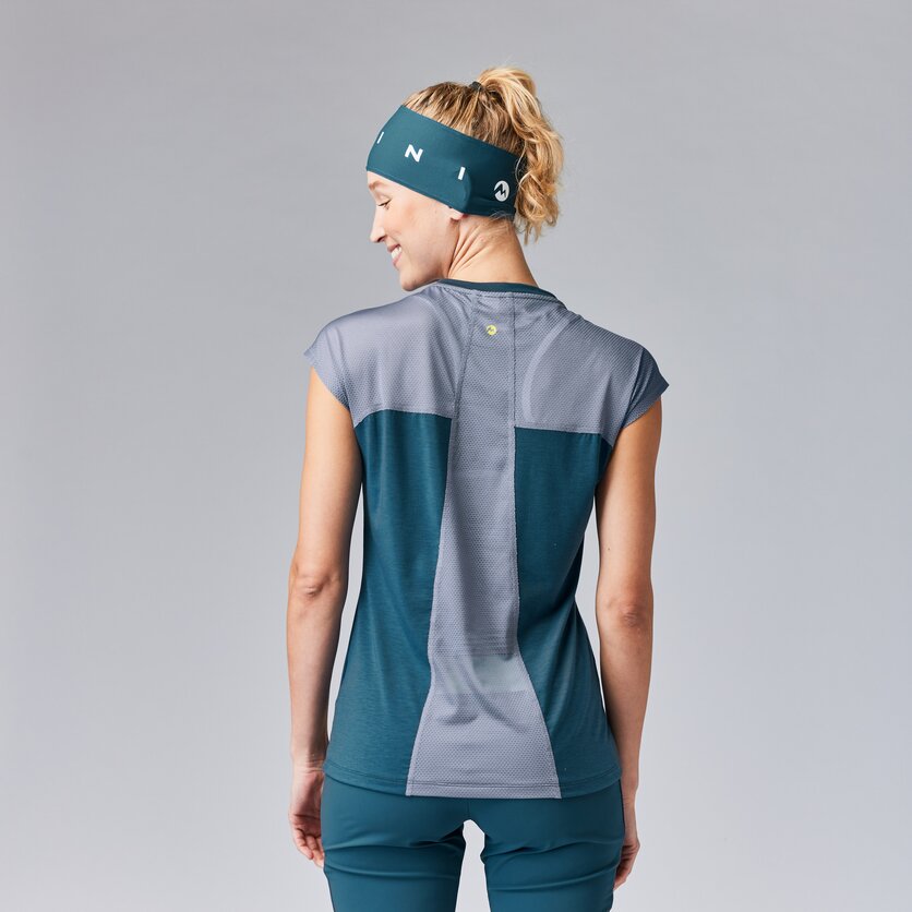 Martini Sportswear - PACEMAKER Shirt W - T-Shirts in true navy-skylight - product.alttext.Rückansicht Model - Damen