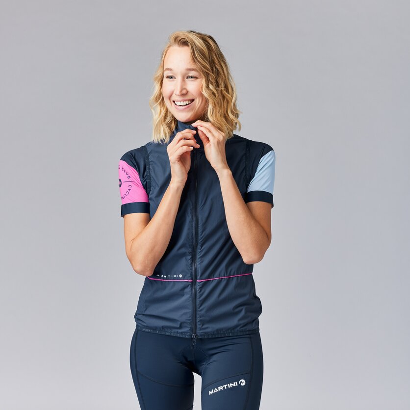 Martini Sportswear - FLOWTRAIL Vest W - Westen in black - Vorderansicht Model - Damen