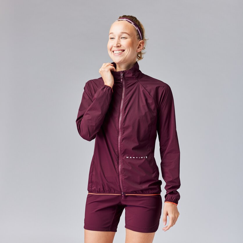 Martini Sportswear - FLOWTRAIL Jacket W - Windbreaker Jacken in true navy - product.alttext.Vorderansicht Model - Damen