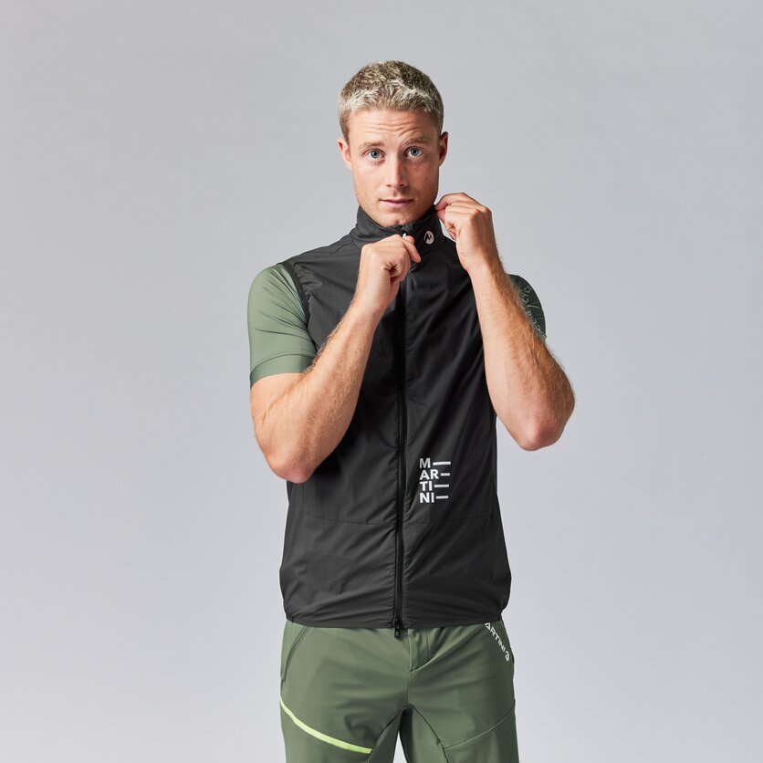 Martini Sportswear - FLOWTRAIL Vest M - Westen in true navy - product.alttext.Vorderansicht Model - Herren