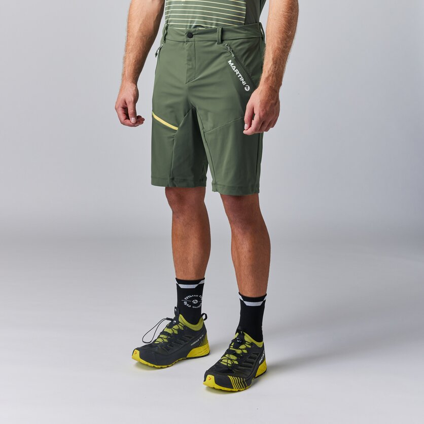 Martini Sportswear - HIGHVENTURE Shorts Dynamic M - Shorts in mosstone-greenery - vista frontale modello - Uomo