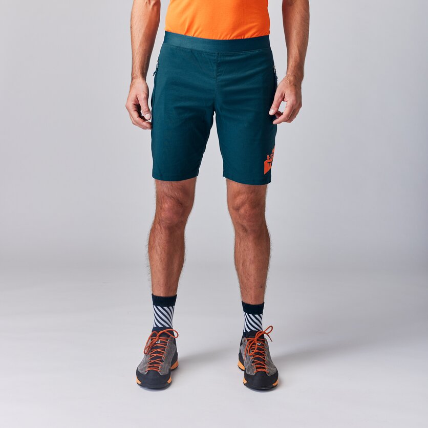 Martini Sportswear - HIGHVENTURE Shorts Straight M - Shorts in shadow-saffron - product.alttext.Vorderansicht Model - Men