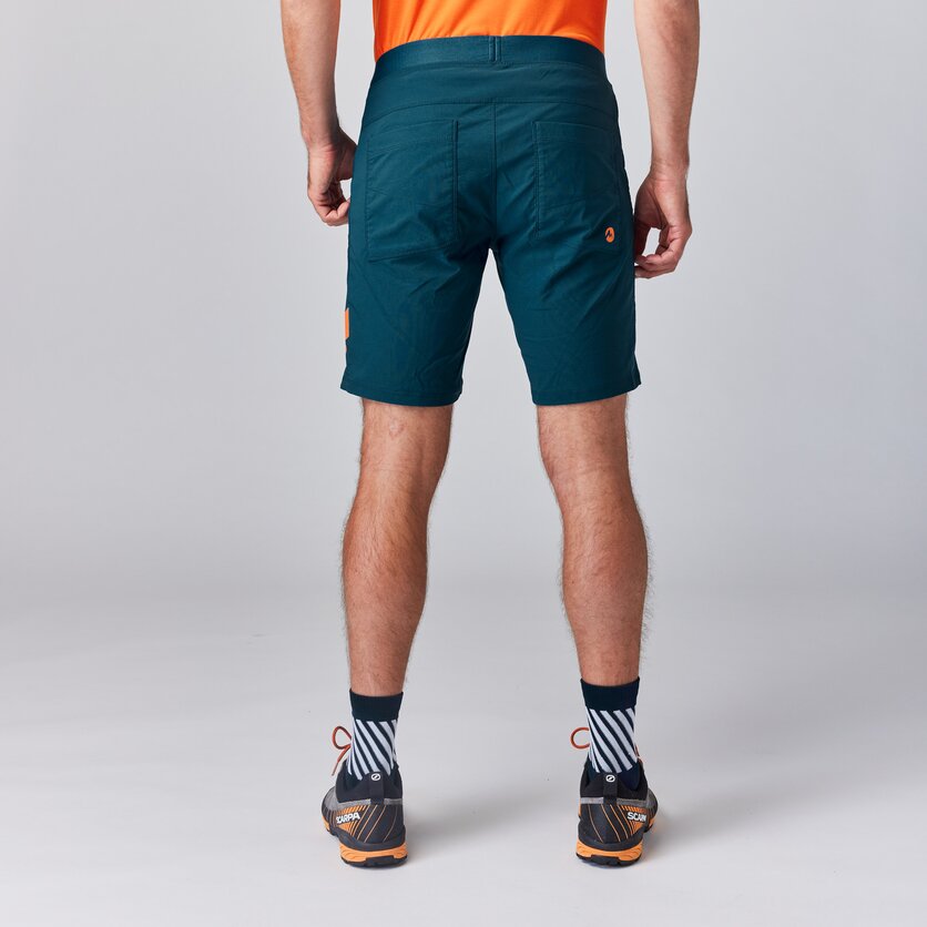 Martini Sportswear - HIGHVENTURE Shorts Straight M - Shorts in shadow-saffron - product.alttext.Rückansicht Model - Men