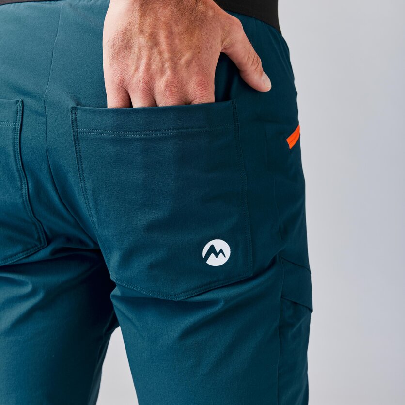 Martini Sportswear - ALPMATE Shorts Dynamic M - Shorts in  - product.alttext.Detail 7 - Uomo