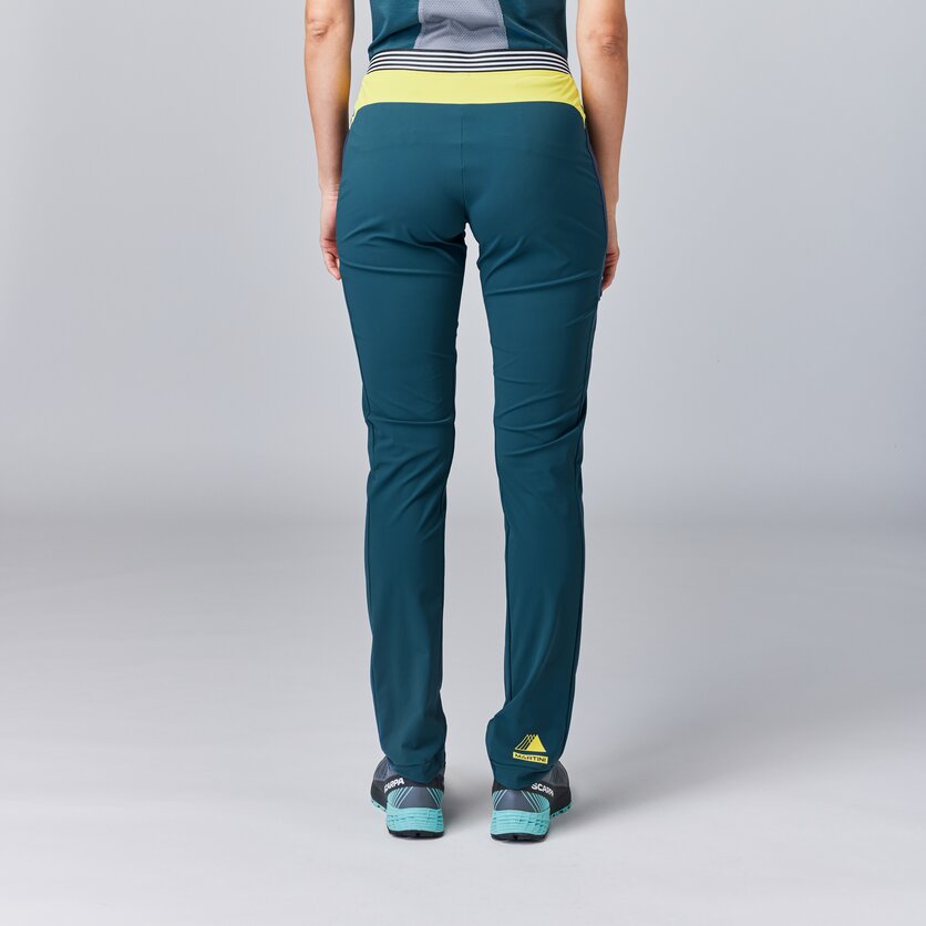 Martini Sportswear - PACEMAKER Pants W - Long pants in true navy - product.alttext.Rückansicht Model - Women