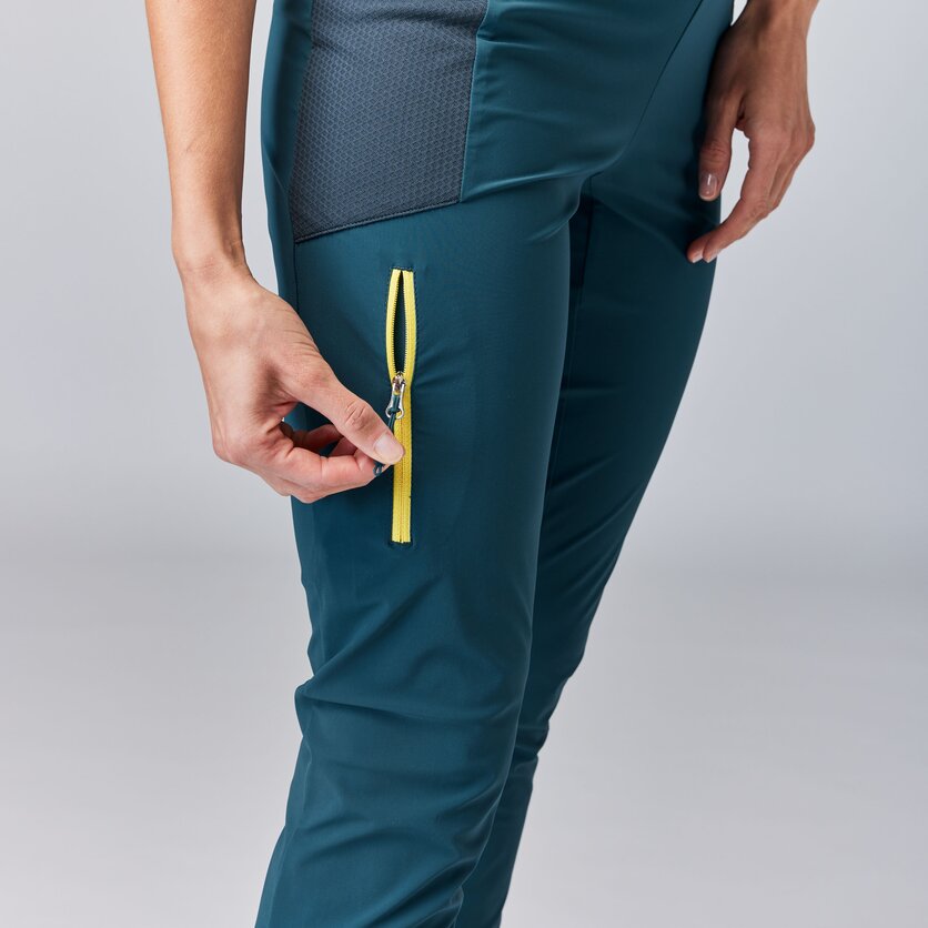 Martini Sportswear - PACEMAKER Pants W - Long pants in true navy - product.alttext.Detail 1 - Women