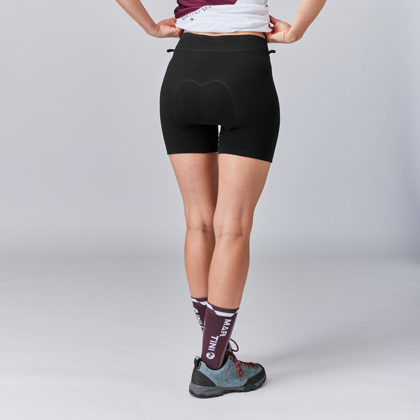 Martini Sportswear - FLOWTRAIL Clip In Shorts W - Shorts in  - product.alttext.Rückansicht Model - Donna