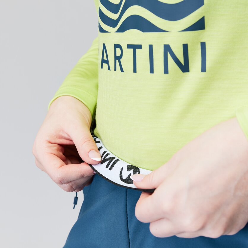 Martini Sportswear - DESIRE "K" - Pantaloni lunghi a taglio corto in true navy-poppy - Dettaglio 2 - Donna