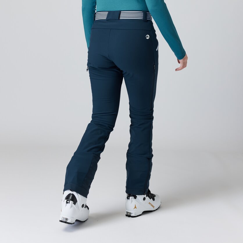 Martini Sportswear - PORDOI "K" - Pantaloni lunghi a taglio corto in black - vista laterale modello - Donna