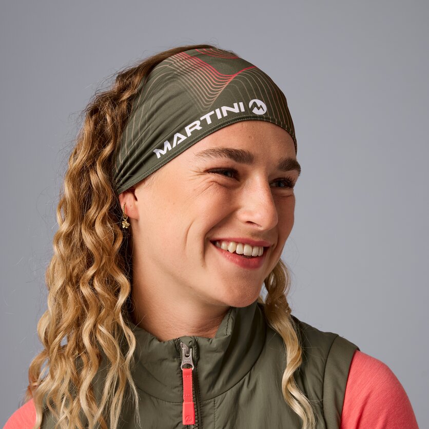 Martini Sportswear - Hillclimb Hairband W - Haarbänder in white-poseidon - Vorderansicht Model - Damen