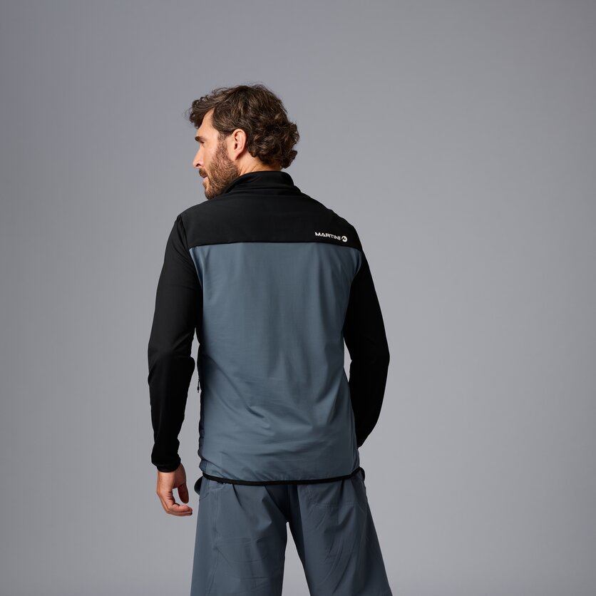 Martini Sportswear - Daybreaker Hybrid Jacket Primaloft® M - Hybrid jackets in tendril-black - rear view model - Men