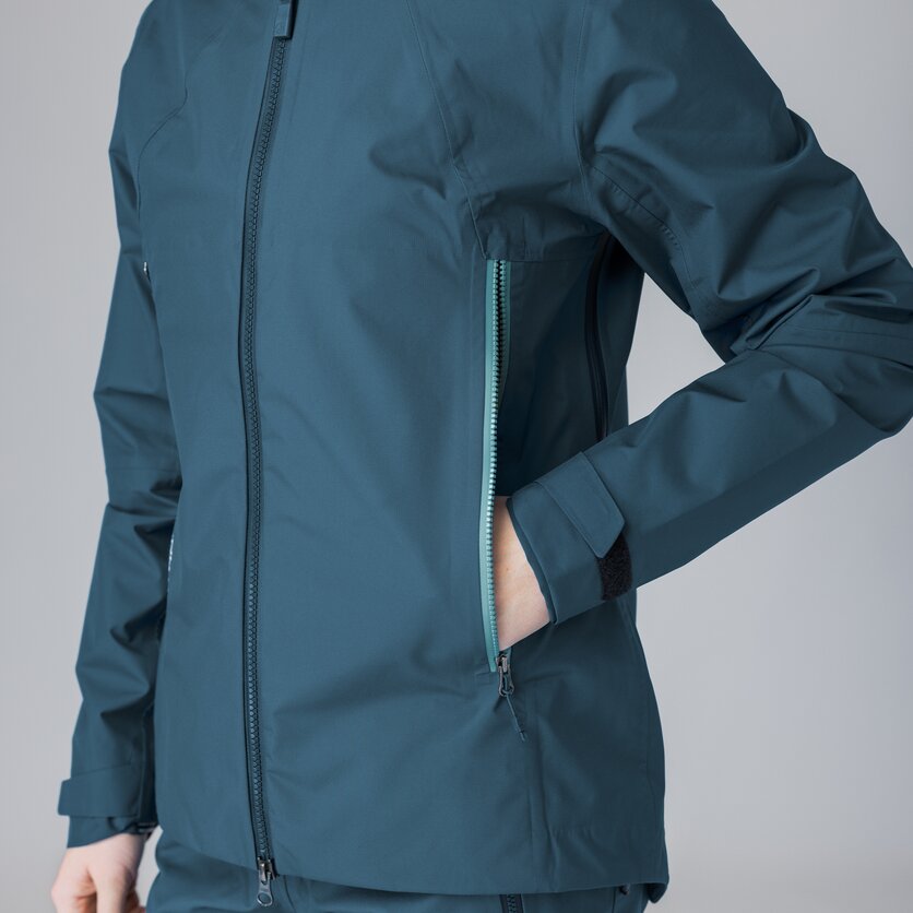 Martini Sportswear - Yalca 2.5L Jacket W - Giacche Hardshell in poseidon/surf - product.alttext.Detail 2 - Donna