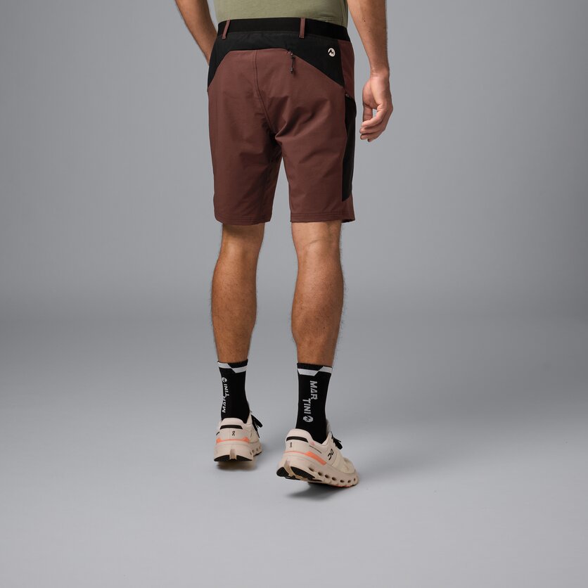 Martini Sportswear - Daybreaker Shorts M - Shorts in black - vista laterale modello - Uomo