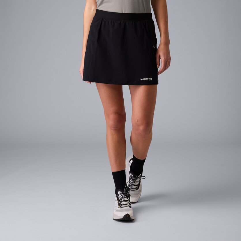 Martini Sportswear - Alpmate Skirt W - Röcke in black - Vorderansicht Model - Damen