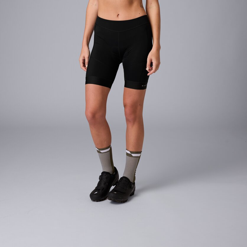 Martini Sportswear - Flowtrail Shorts W - Shorts in black - vista frontale modello - Donna