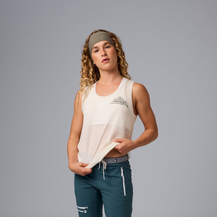 Martini Sportswear - Via Sleeveless Shirt W - Tops in white - Vorderansicht Model - Damen