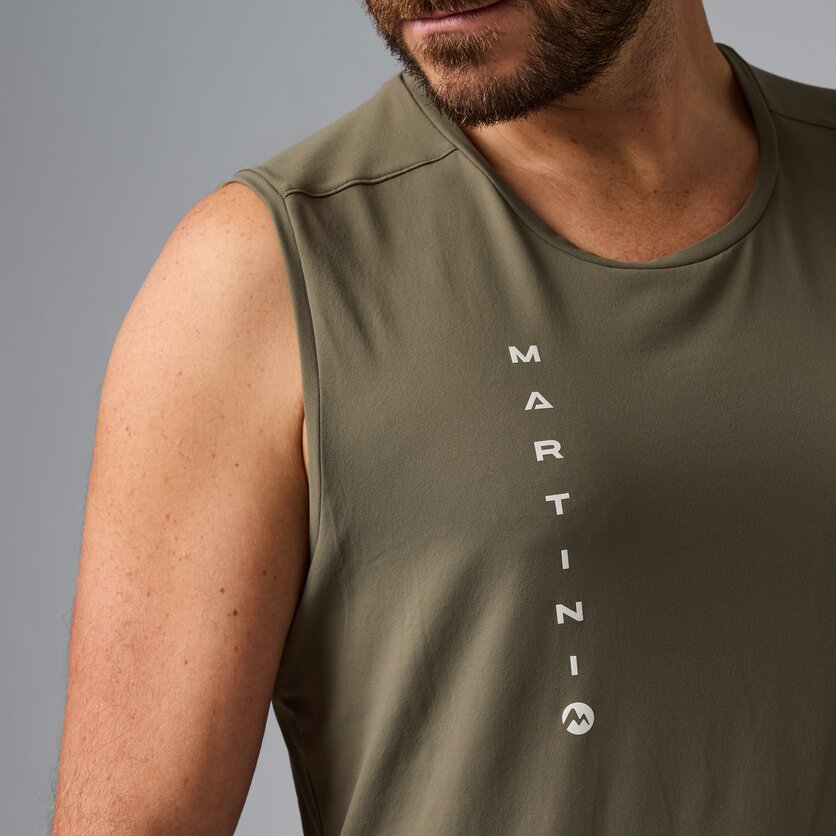 Martini Sportswear - Pacemaker Sleeveless Shirt M - Tops in white - Detail 1 - Men